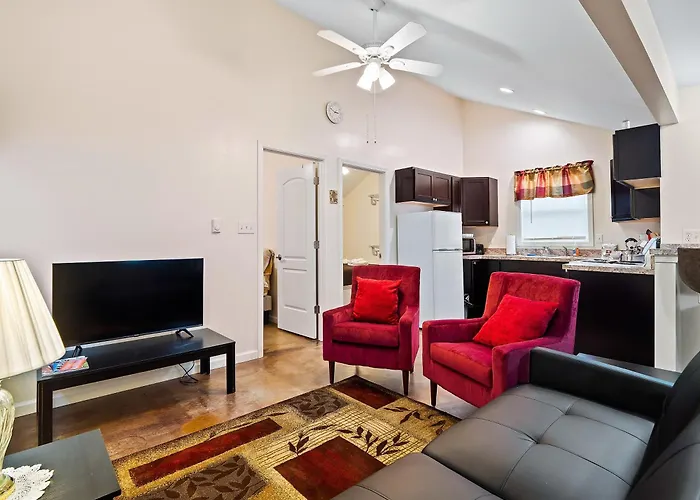 Chardonnay Cottage - Gotl Strip - Cozy & Quaint