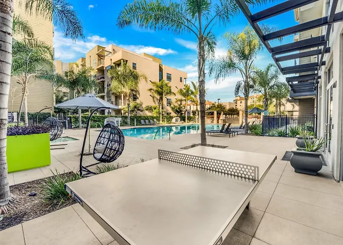 San Diego Stay, Pool, Gym, Near Zoo, Petco Park & Seaworld