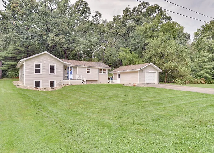 Near Lake Mary! Family-Friendly Twin Lakes Home