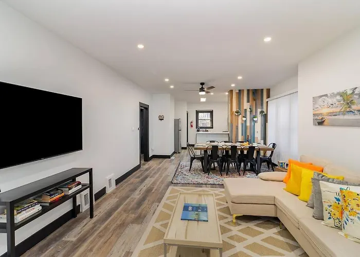 Sand & Sun Retreat,2 Living Rooms, Kids Play Area