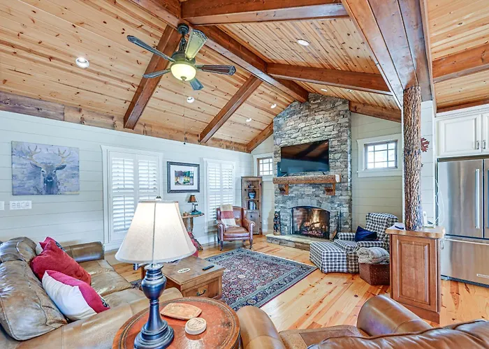 Mountain-View Georgia Cabin W/ 2 Decks