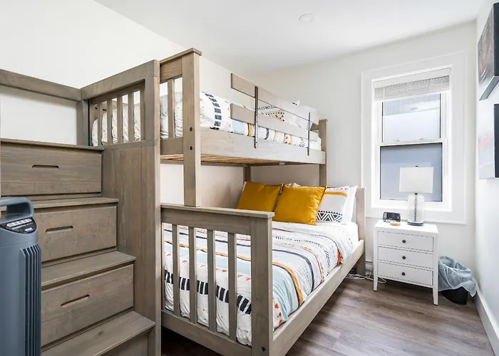 "Ski" At Hills Meaford, Second Floor Suite W Bunk Beds