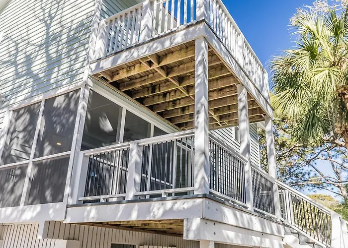 Newly Renovated Short Walk To Beach And Beach Club - Sleeps 12