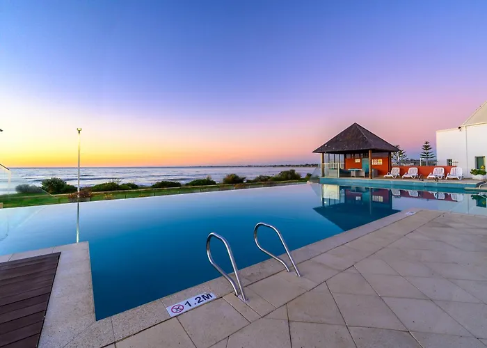 Sea Side 104