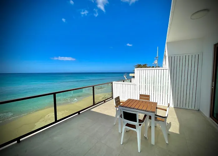 1 Corcega Beachfront Suites
