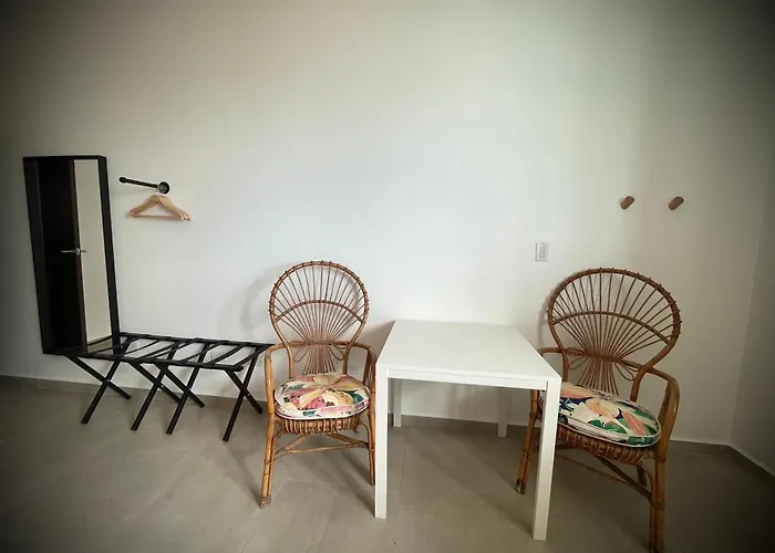 1 Corcega Beachfront Suites