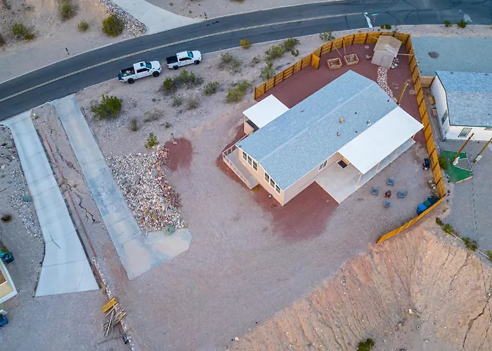 Near Laughlin Casinos, Mountain Views, Sleeps 6