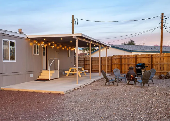 Near Laughlin Casinos, Mountain Views, Sleeps 6