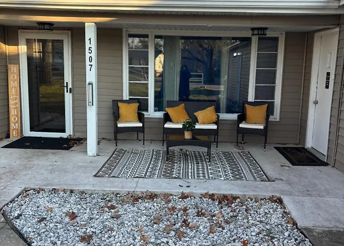 Luxury 5Br, 2 Ba Home Near Notre Dame- Game Room!