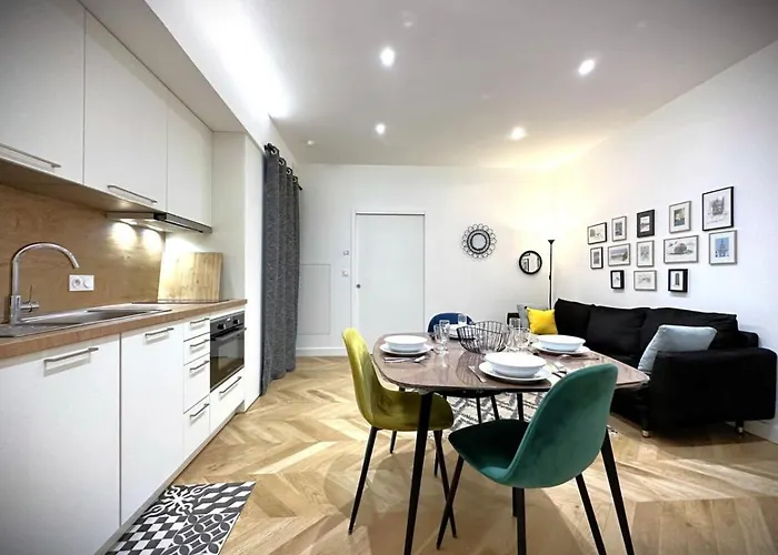 Hypercentre Charmant 2 Chambres Au Calme Avec Joli Patio Privatif