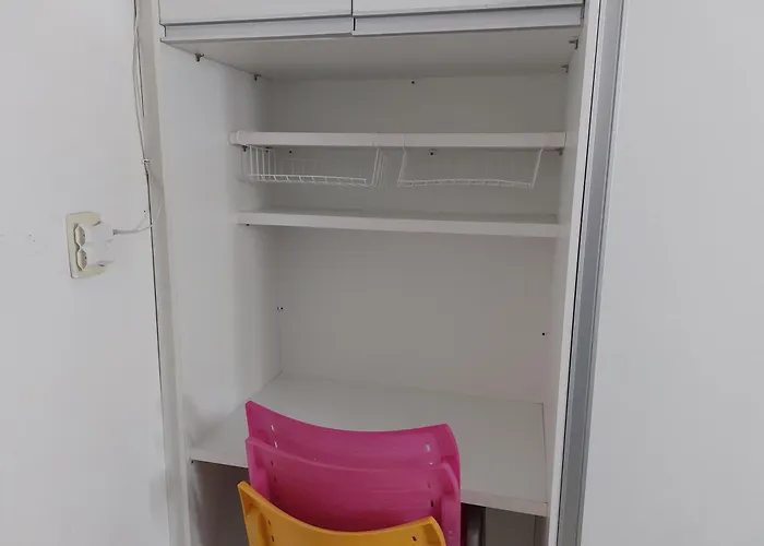 PEQUENO QUARTO individual-PERTO DO CENTRO DE CONVENÇÕES- RECIFE - ventilador,TV,mesa de trabalho
