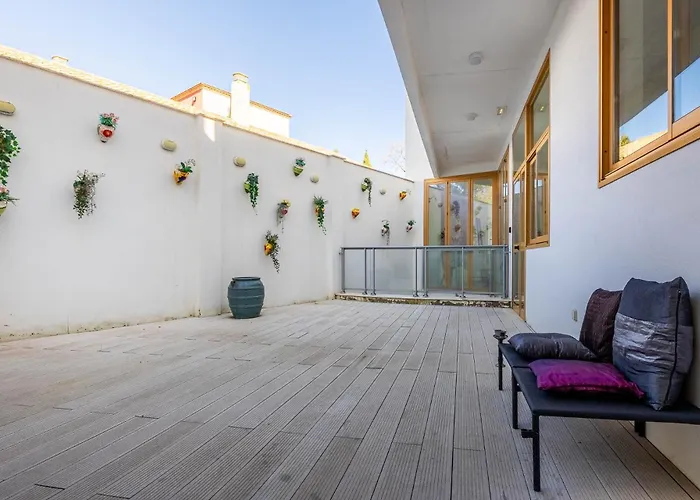 Casa Xanadu Carmona - Stylish Villa With Rooftop Terrace And Stunning Views Of Parador