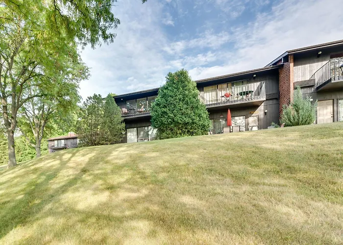 Elegant 4-Season Lake Geneva Condo W/ Fireplace!