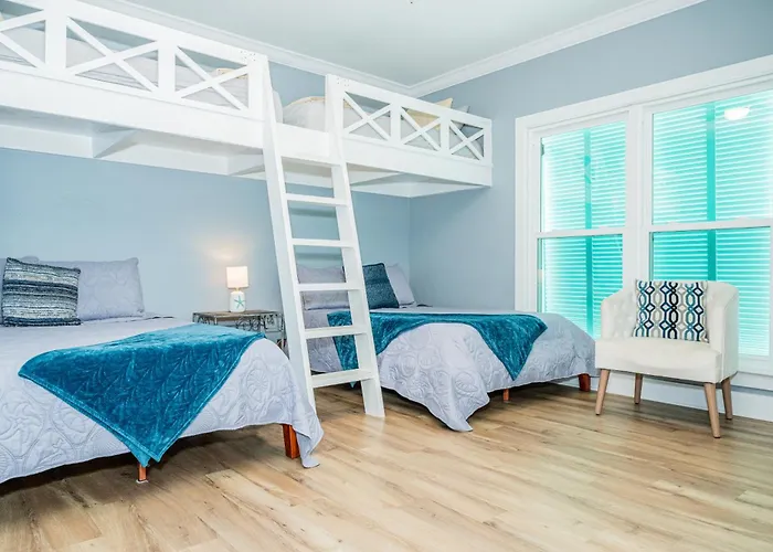 Cottage Beach House Steps From Beach 3 Bedroom 2 Bath
