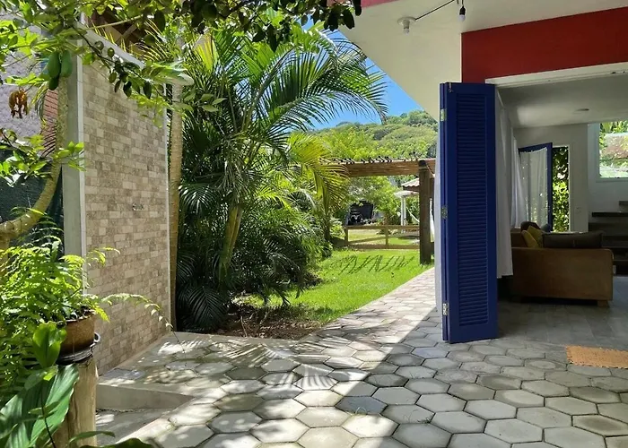 São Francisco do Sul, SC, Praia do Forte.