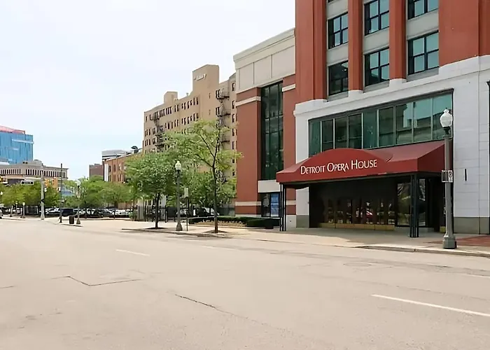 Amazing 1 Bedroom Apt In City Center