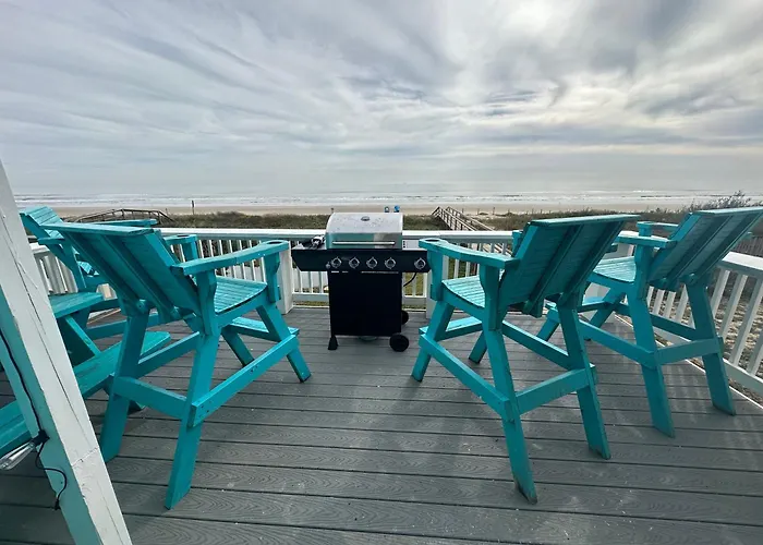 Beachfront Retreat! 3 Steps To Walkover!