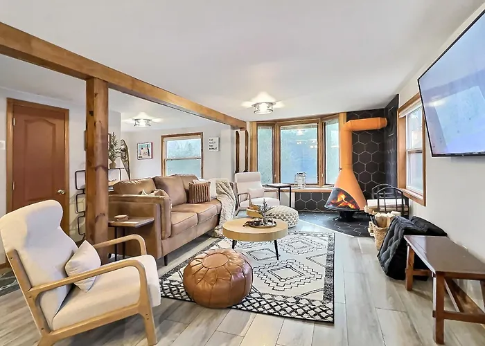Maples Retreat - 2 Acres - Fireplace