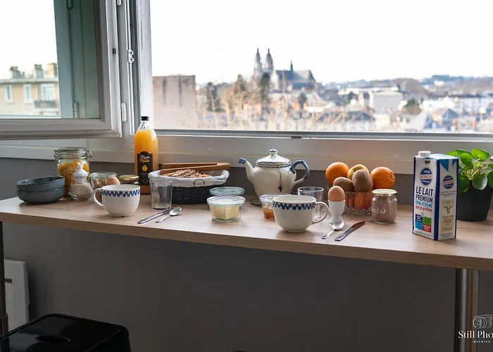 Les Beaux Jours, Tours