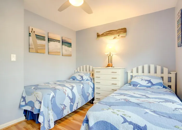 3 Mi To Coast: Pool & Serene Pond Views
