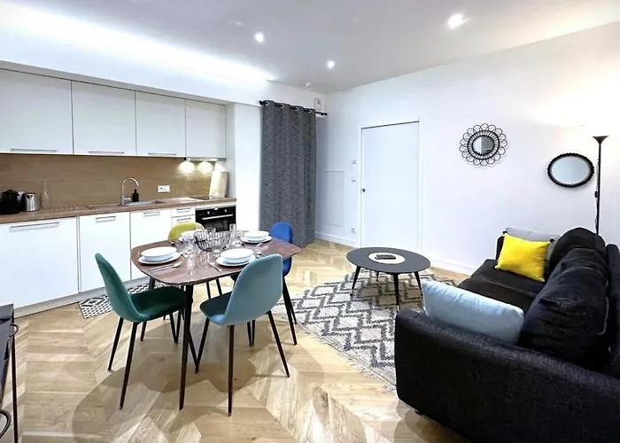 Hypercentre Charmant 2 Chambres Au Calme Avec Joli Patio Privatif
