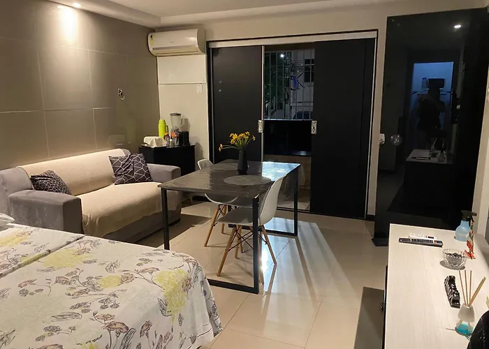 Flat Aju - Um jeitinho especial de se hospedar em Aracaju. Uma verdadeira suíte master todo mobiliado no capricho só para você.