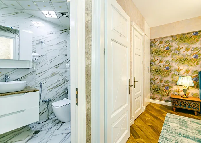 Crystal Luxury Apartment On Baku