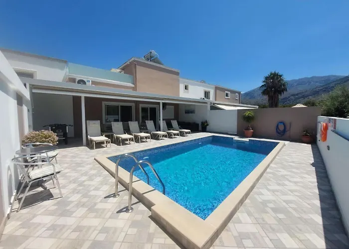Villa Astro- Less Than 5-Min Walk To Kalivaki Beach