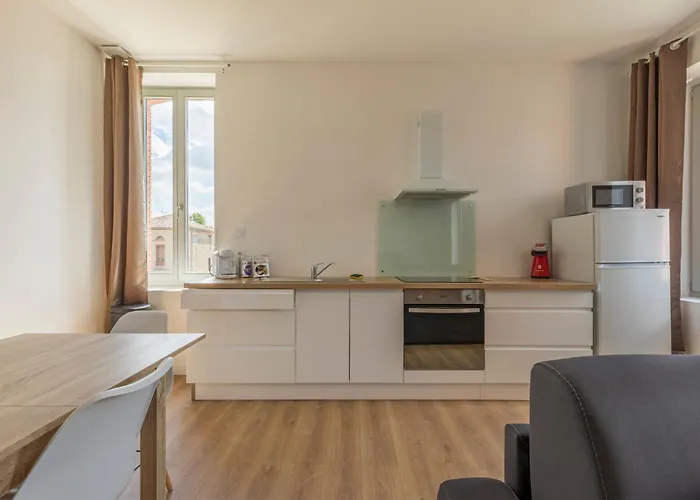 Abeille - 2 Chambres Et 1 Canape-Lit, 1Er Etage, Parking