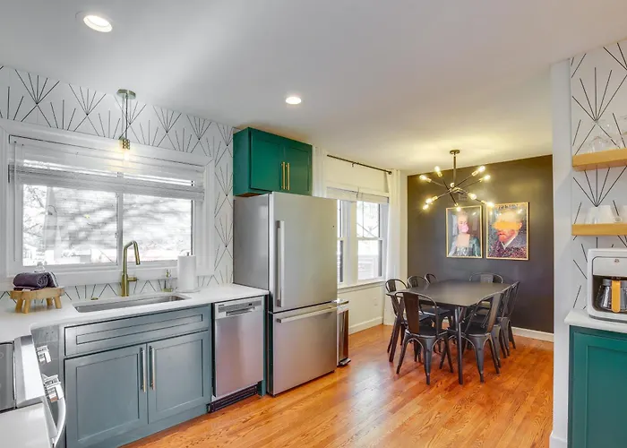 Dreamy St Charles Retreat W/ Furnished Patio!