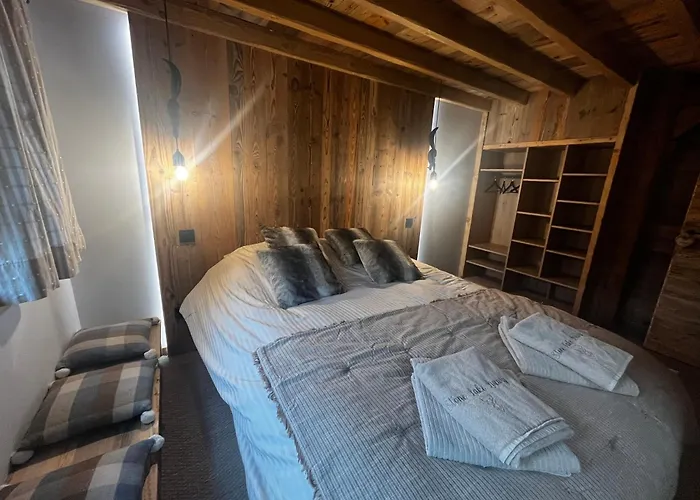 Stone Lake Luxury Lodge