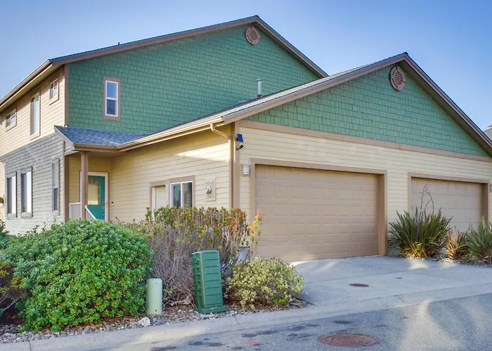 Quiet Waterfront Escape W/ Hot Tub & Beach Access!