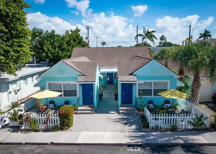 Steps To Beach & Downtown! Cozy Beach Bungalow #3