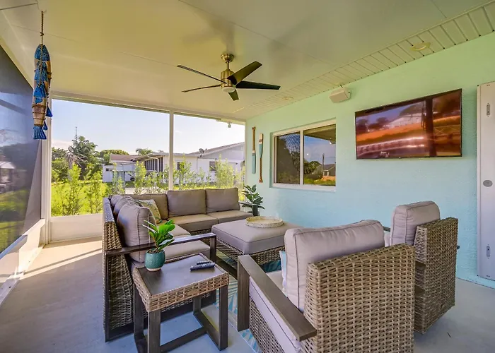 Sebring Serenity: Waterfront Retreat W/ Boat Dock!