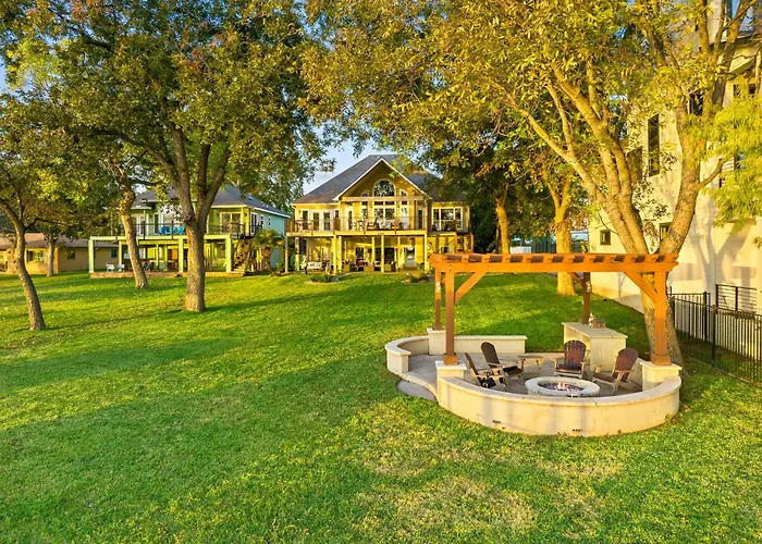 New Listing - Promo Price Waterfront Huge Yard