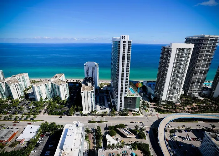 2-Bedroom Diamond In The Sky With Free Parking