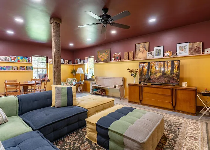 Private Creekside Home With Deck And Fire Pit, Near Sparta