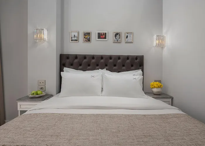 No 39 Svolou Suites