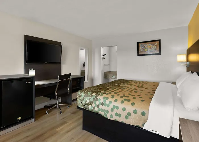 Econo Lodge White Pine Morristown I-81 & I-40 Split