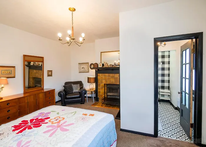 Parkside Paradise Elegant Victorian Home Just Steps From The Park