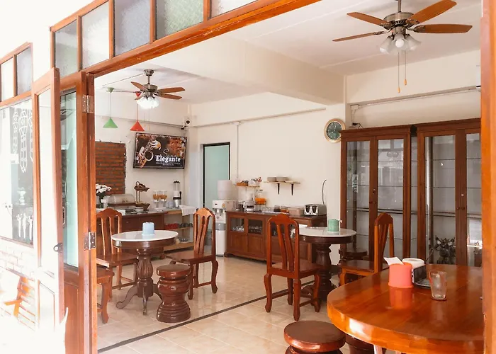 Dphouse Center Of Old Chiang Mai