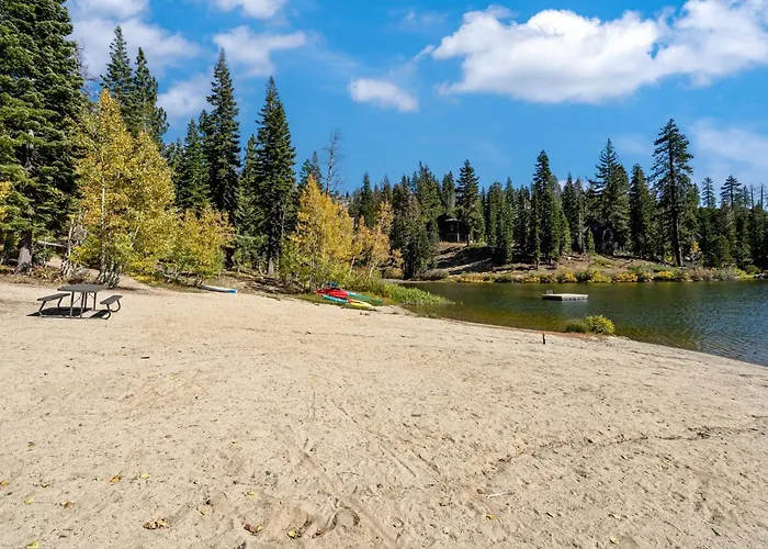 Stylish, Remodeled Condo - Creekside #14