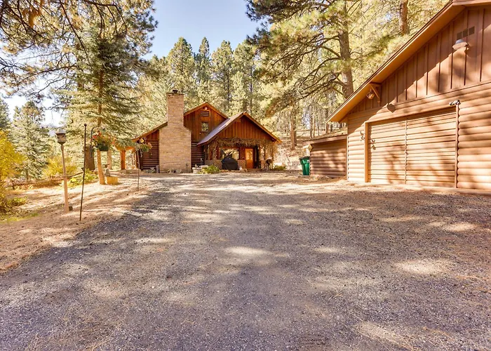 Bayfield Cabin W/ Game Room & Private Hot Tub!