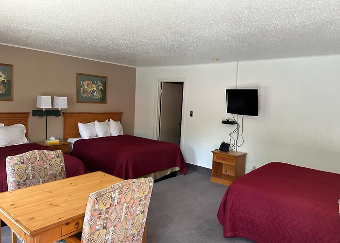 Redwood Arms Motel