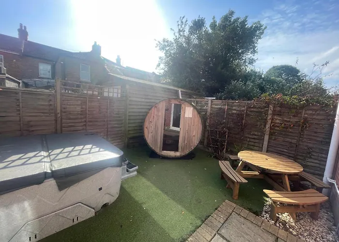 Holiday Home Hot Tub & Sauna
