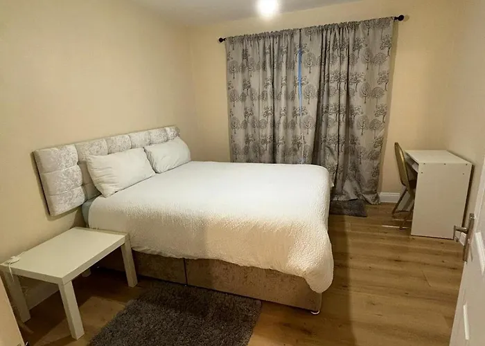 Shared House In Chakeshill Drive
