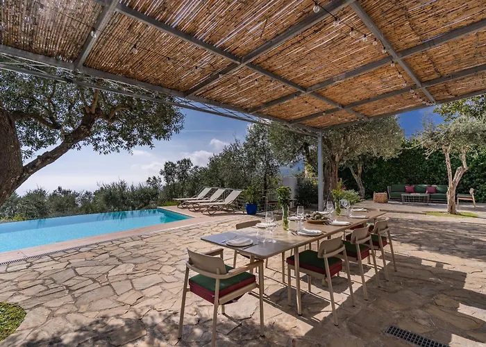 Villa Chez Pie Panoramic Views Pool And Guest Services
