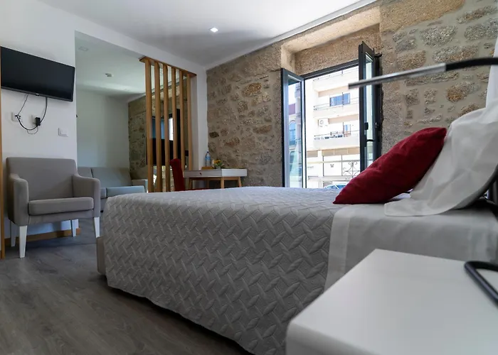 Alojamento Girassol - Guest House - Quarto Com Casa De Banho Privativa