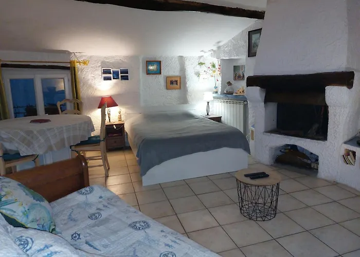 "Le Charme Provencal" - Studio 4 Couchages Classe 2 Etoiles - Axelle Loc'Appart