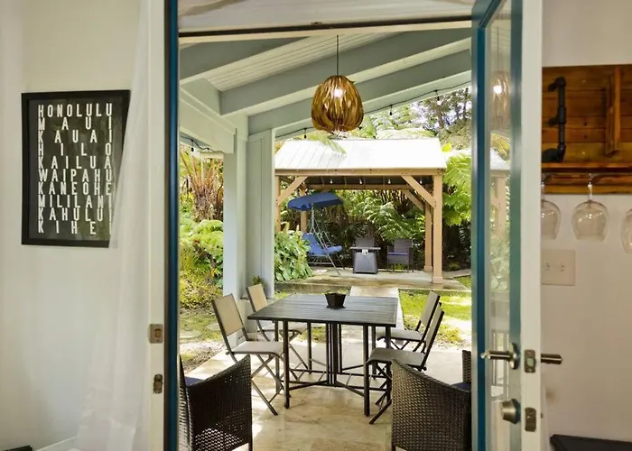 Romantic Volcano Retreat: Luxury Soak-Tub & Firepit Near Hawaii Park